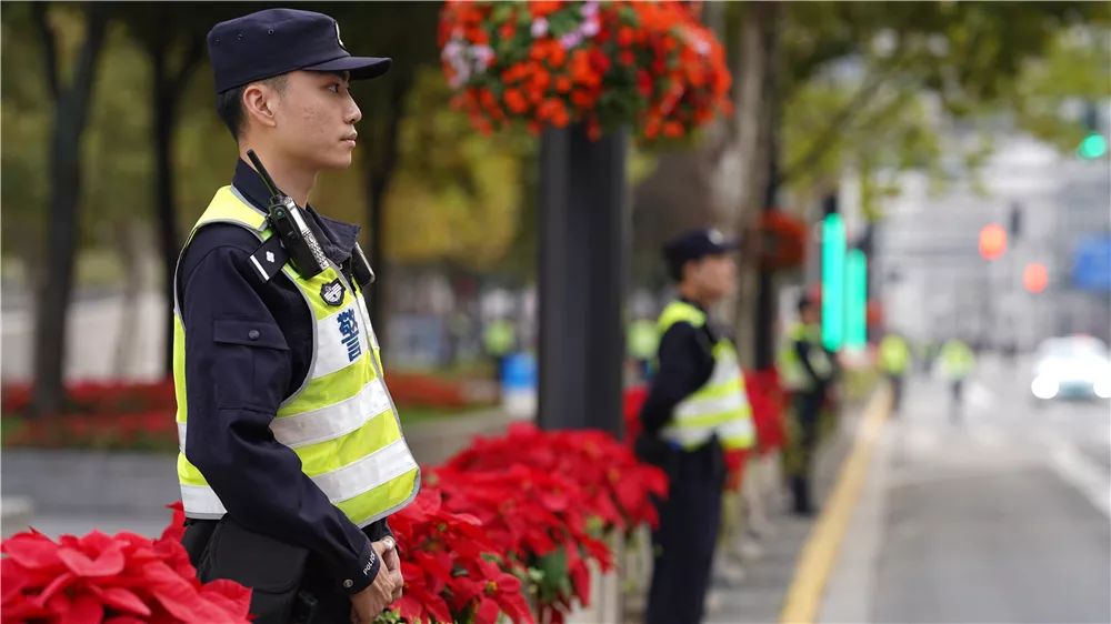 「身边的马天民」“外滩指路人”黄俊带你观赏进博会别样的“警”色