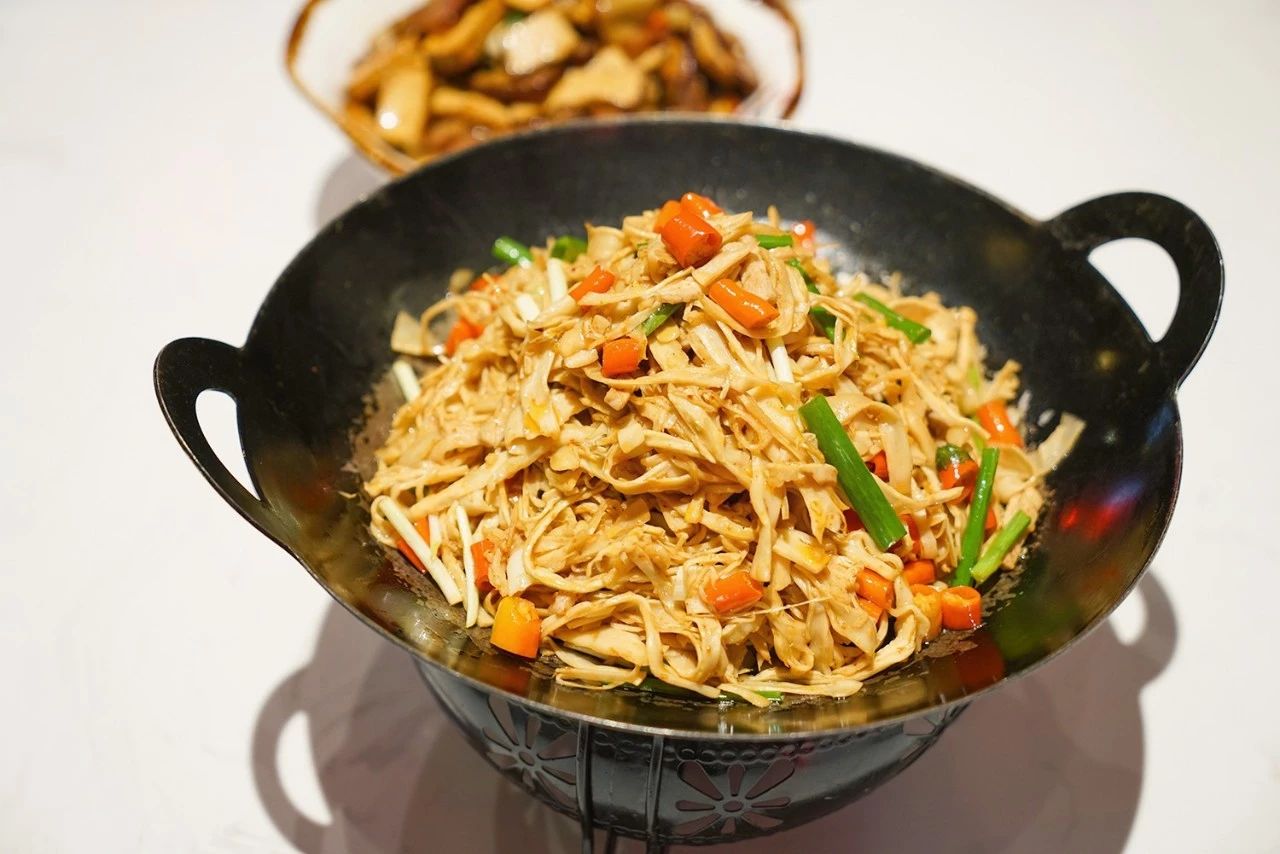 正宗湘菜剁椒鱼头,剁椒鱼头湘菜必点