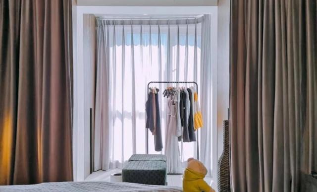 老婆把主卧阳台“内扩”1m宽！挤出阳光衣帽间，全屋太温馨！干货