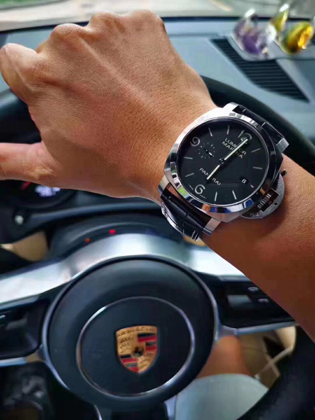 香港旺角腕表鬼市,夜访广州神秘地下钟表市场