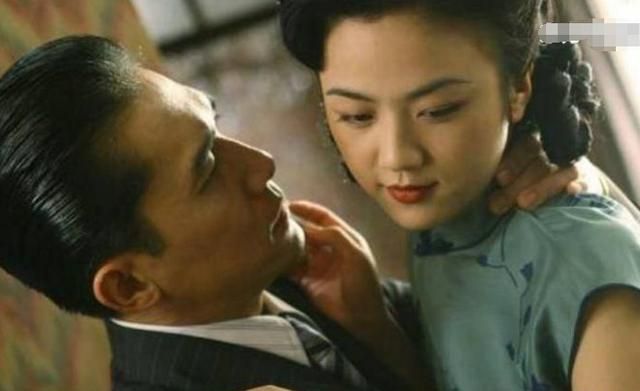 重温张爱玲,重温红色诗词