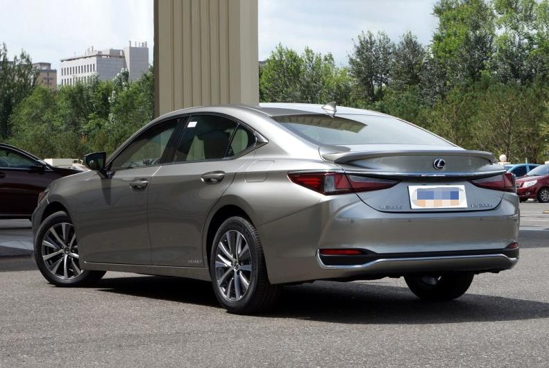 试驾车二手沃尔沃s90,沃尔沃s90和雷克萨斯es混动如何选