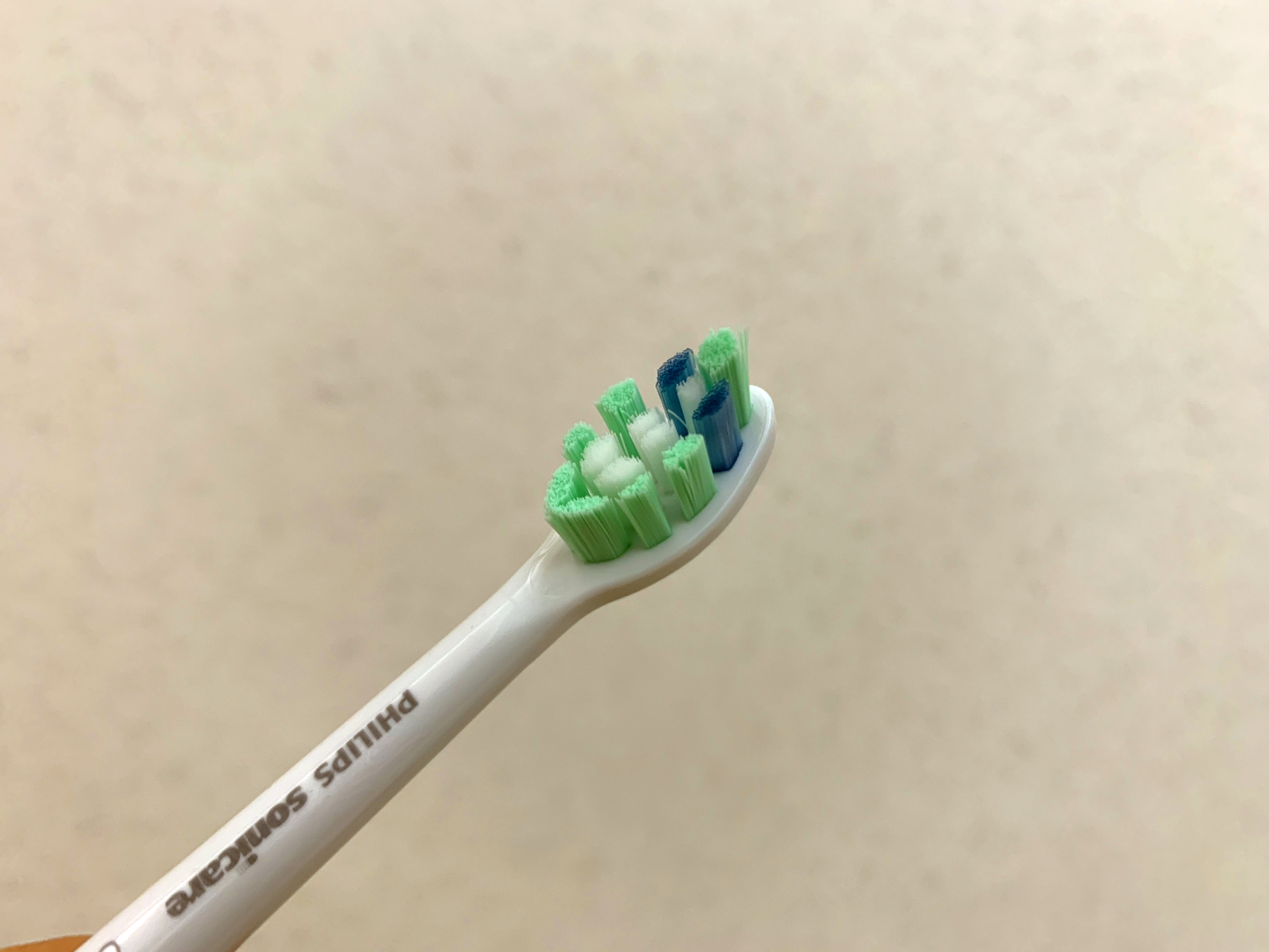 电动牙刷怎么用？飞利浦HX6730/02开箱+使用体验→口腔溃疡的建议