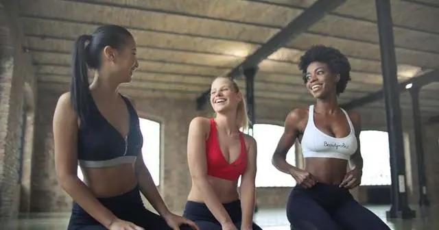 脸上毛孔粗大如何改善科学,脸上毛孔粗大怎么护肤效果好