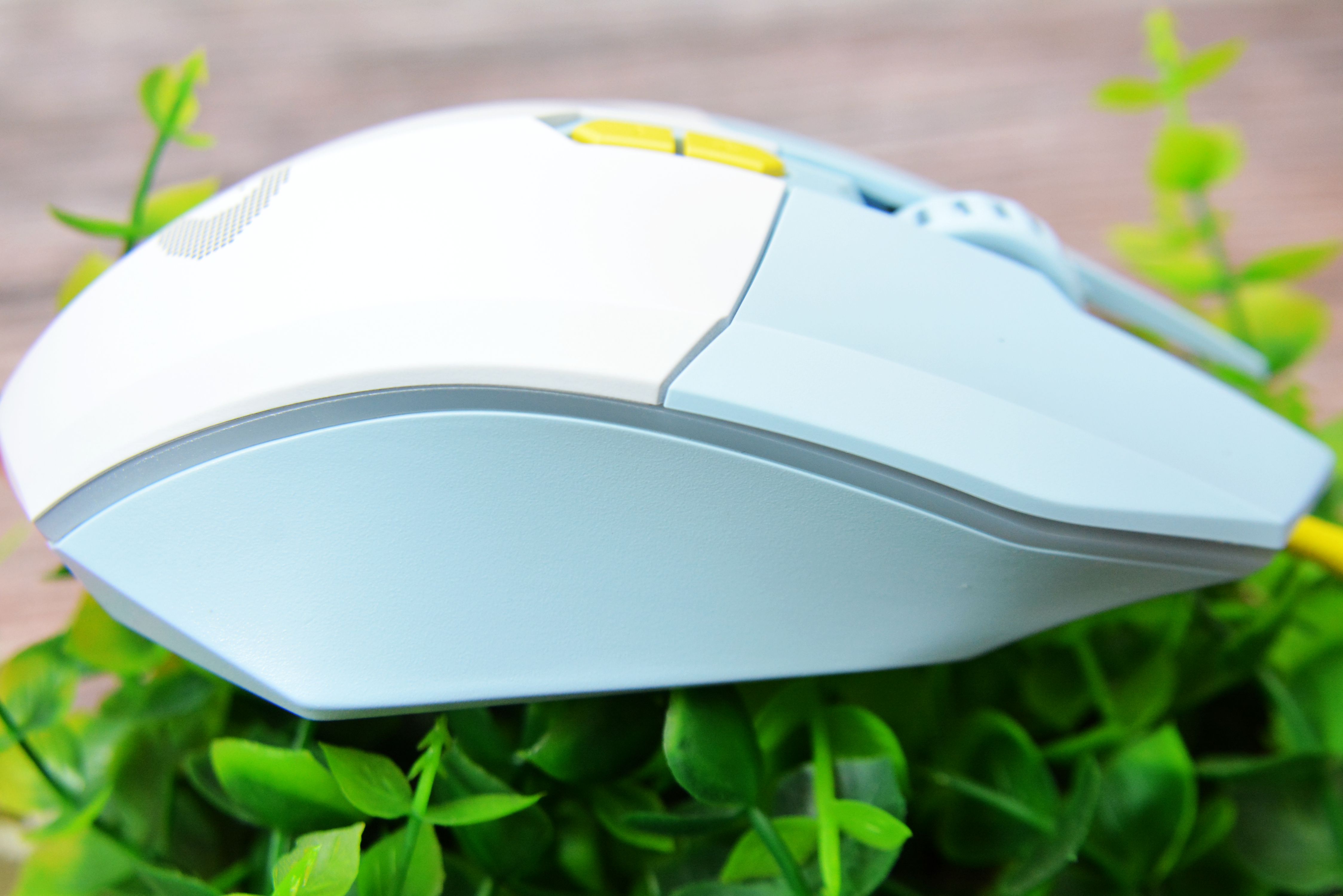 达尔优em910鼠标换微动,达尔优em910鼠标和雷蛇蝰蛇对比