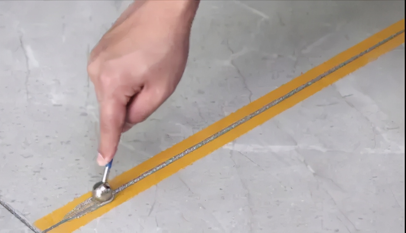 柔光地砖不平怎么做美缝,怎样达到美缝地砖浑然一体