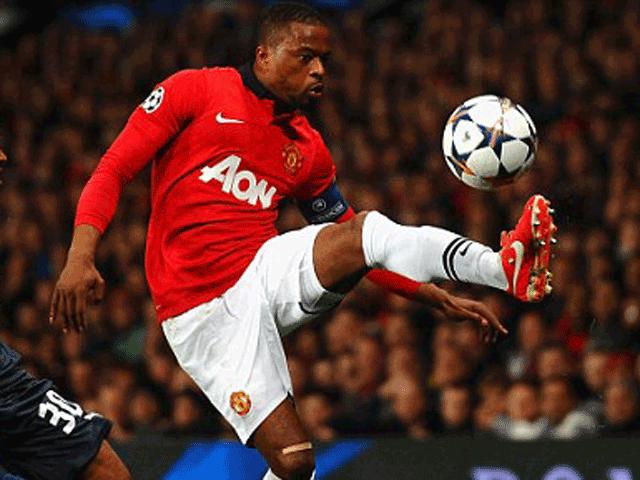 埃弗拉庆祝曼联夺冠,足坛故事录