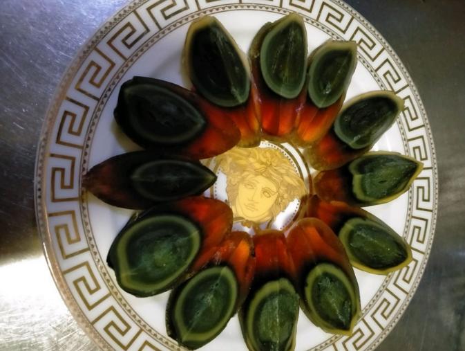 凉拌皮蛋怎么调调料,凉拌皮蛋煮熟有股腥味
