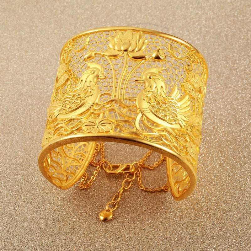 黄金圆棍手镯和扁平手镯优缺点,怎么看自己适合什么样的黄金手镯