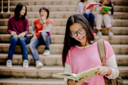 小孩叛逆不听话老是独处,小孩叛逆不听话该怎么教育