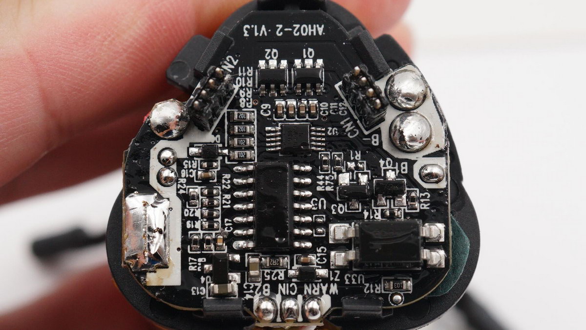 电钻拧三合一螺丝,微型手持小电钻拆解