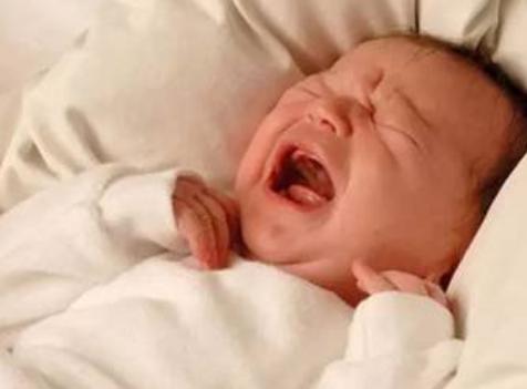 女婴刚出生6天就来月经了,生完宝宝来大姨妈的前兆