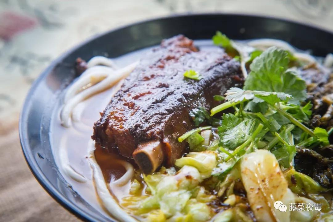 20年了，求精中学旁的大排粉你还记得吗？有一种幸福叫陪伴