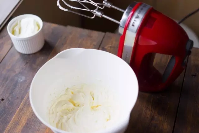 简单8寸芒果慕斯最佳配方,颜值高又超级好吃的芒果慕斯