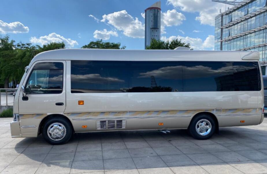 2020款丰田考斯特7座豪华版价格,2023版丰田考斯特19座豪华版试驾