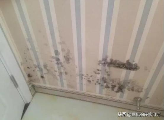 墙纸大面积翘开了怎么修补啊,又厚又硬的墙纸翘边用什么胶水