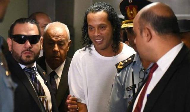 足球巨星小罗为什么进监狱,小罗参加监狱足球赛