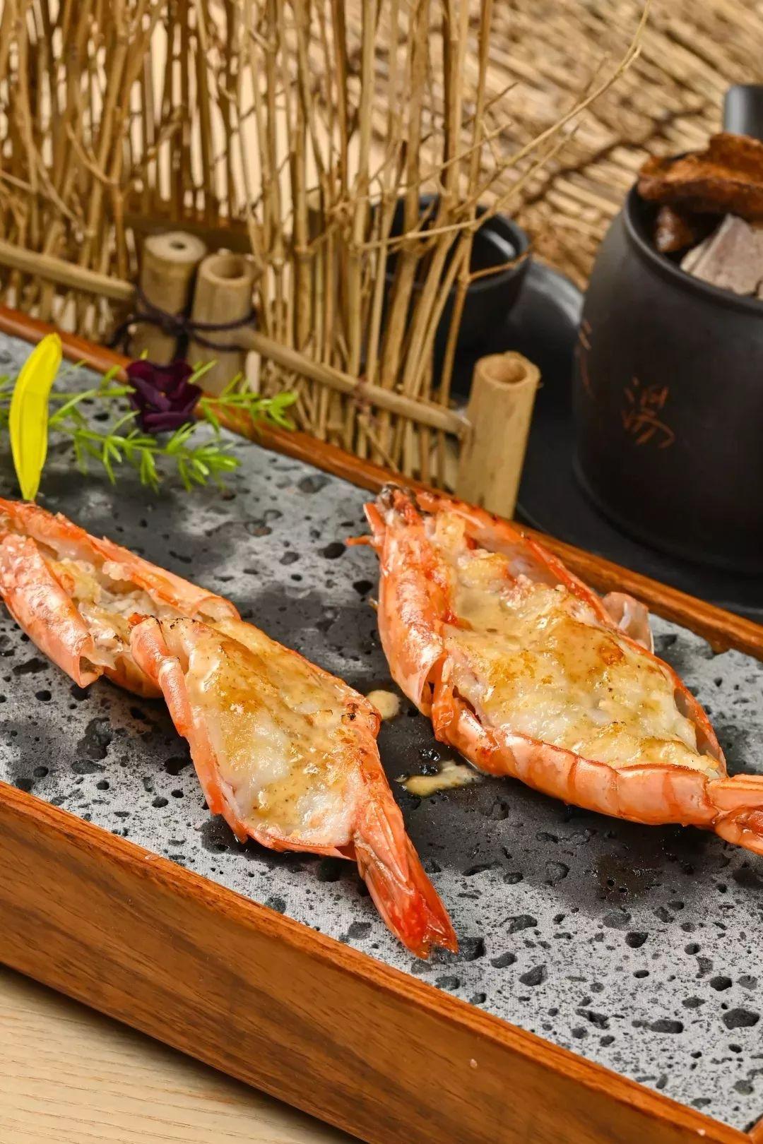 4000m²「平价海鲜」，还藏了个老广早茶，鸡煲、羊肉、虾蟹