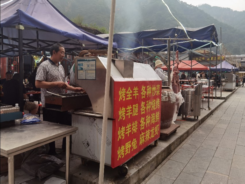 宿在驼梁，感受一种无忧的生活/郝贵云