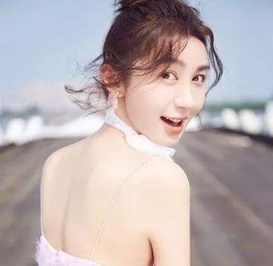 背上长痘痘有什么简单的解决方法,最近背上长痘痘的原因和解决方法