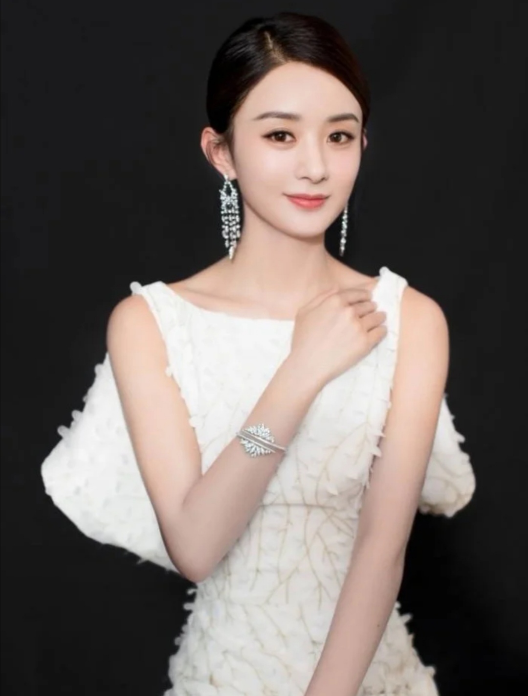 迪丽热巴眼睛是三白眼,迪丽热巴漂亮的眼睛图片大全