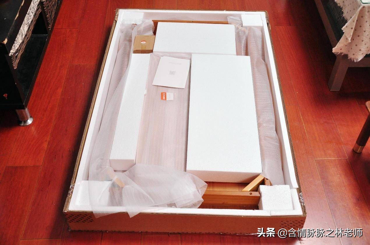 最新款式餐桌家用,实用实木餐桌款式推荐