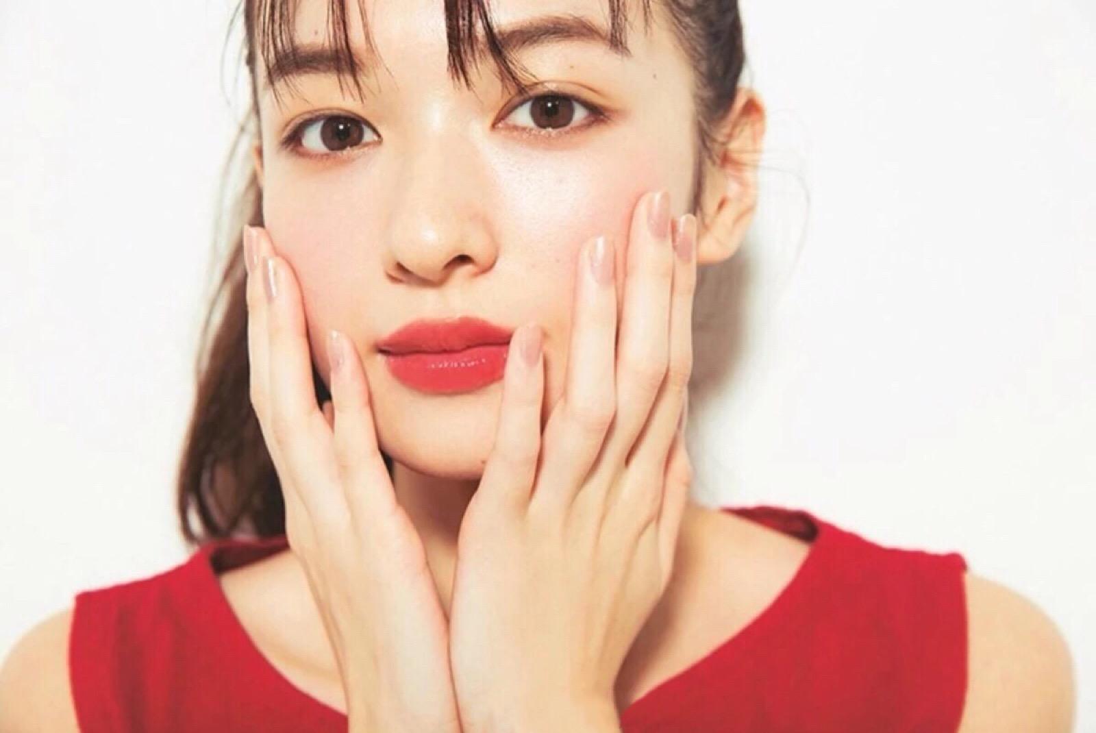 露华浓225深唇色测评,露华浓黑管润唇膏