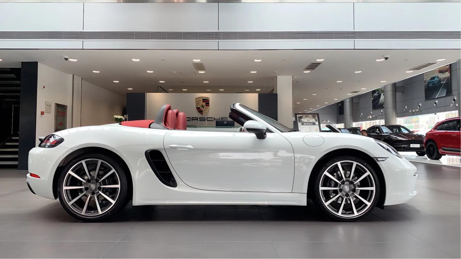 李橙保时捷跑车,李橙阿斯顿马丁