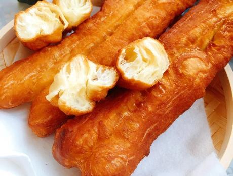 小油条做法蓬松酥脆没小苏打,如何做油条无需泡打粉无需小苏打