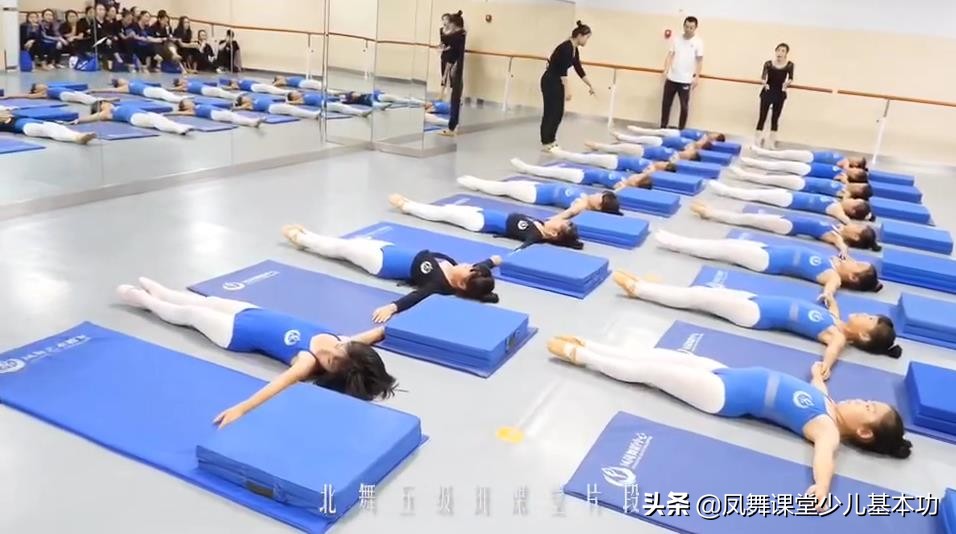 凤舞舞蹈启蒙班基本功顺序,舞蹈课为什么要盘头发和统一服装