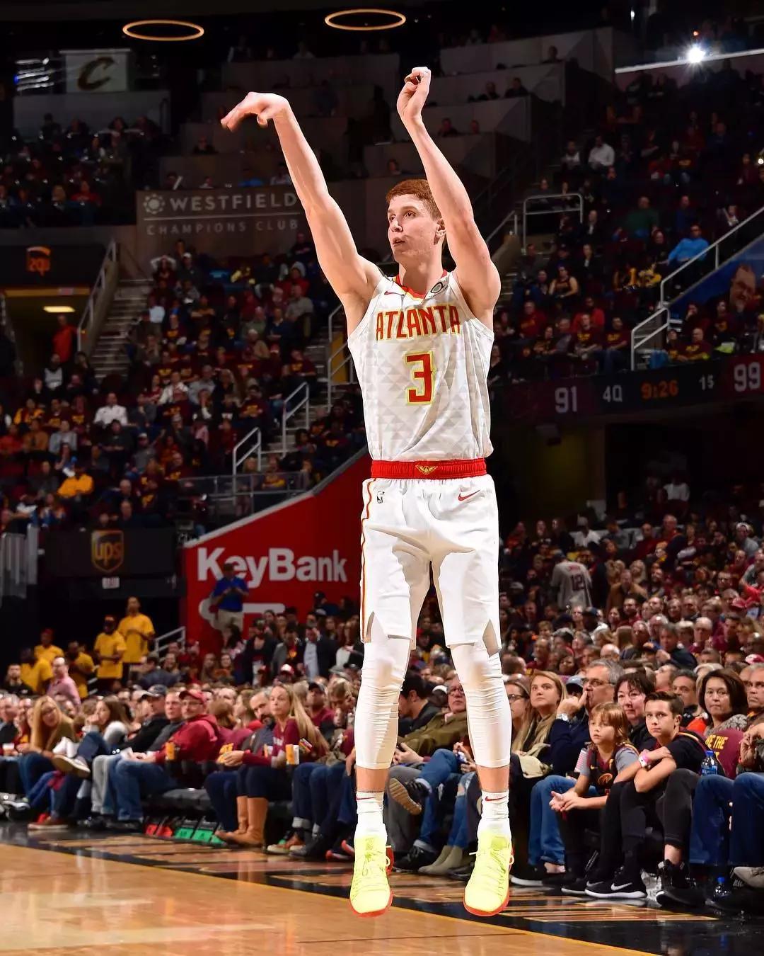 小库里对飙老司机接班人！没想到今天的MVP却是德鲁大叔