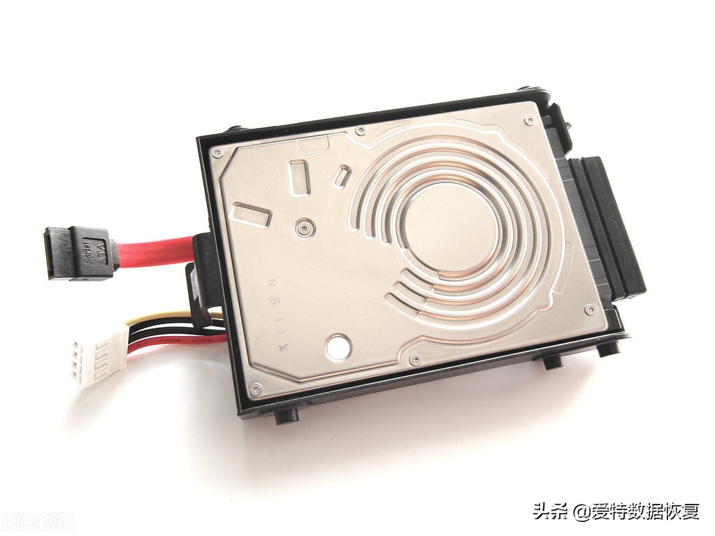 硬盘灯一直闪读不出数据怎么办