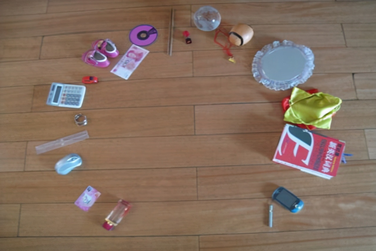 小孩满周岁抓周要准备哪些物品,周岁生日抓周仪式准备什么