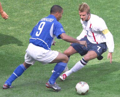 贝克汉姆在足球圈到底是什么水平,贝克汉姆算是顶级中场么