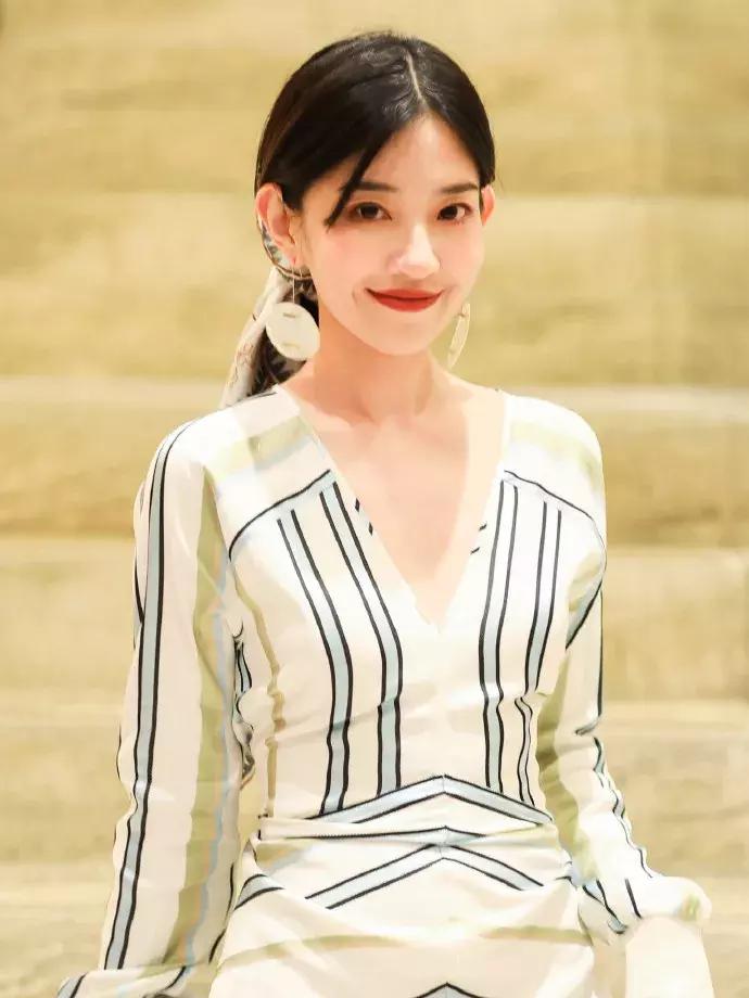 14款甜美发型简单上手,六款超减龄少女发型见过都说好看