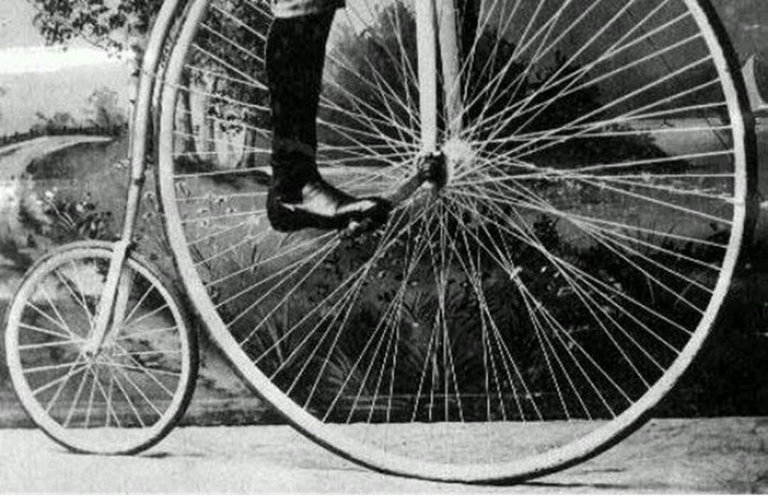 “我想要一辆新的自行车”,虚荣心之下,二八自行车看起来好旧呀