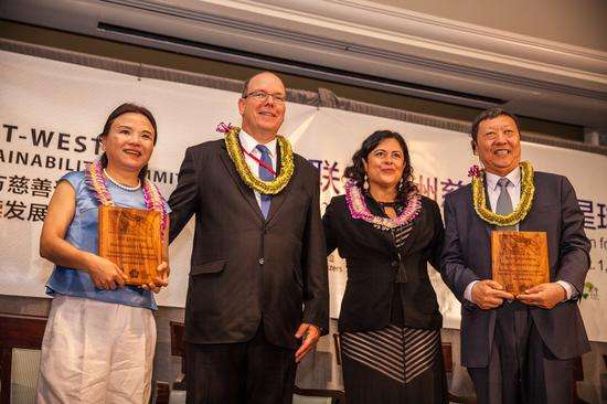 给外国曾捐96亿做慈善如今却逼员工离职还签霸王协议？