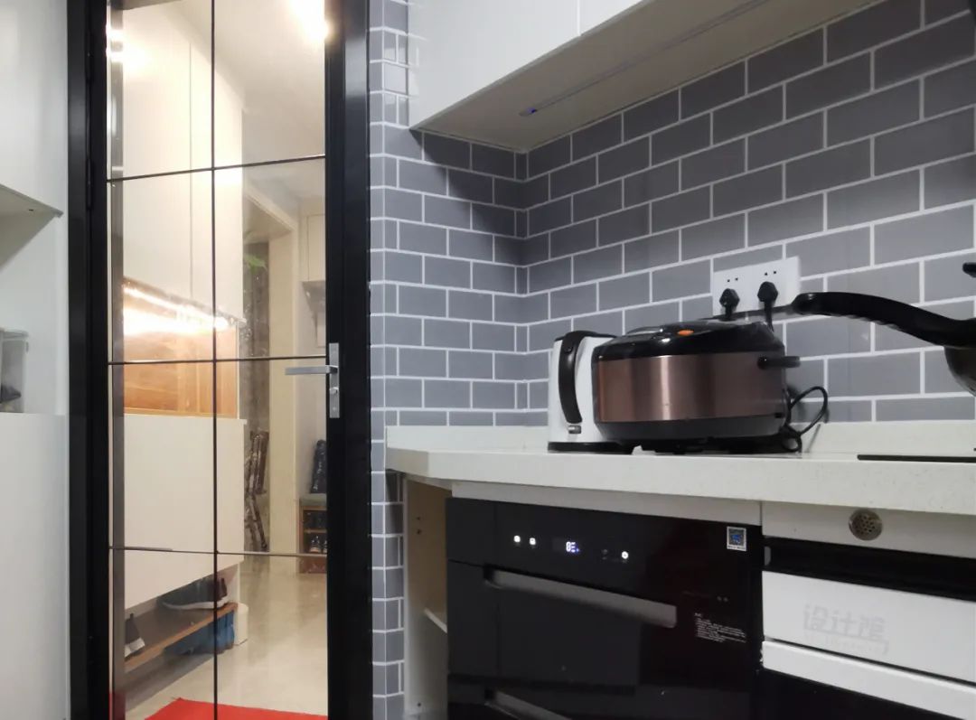 请问插座面板最小的尺寸是多大的,电动窗帘盒插座的预留尺寸是多少