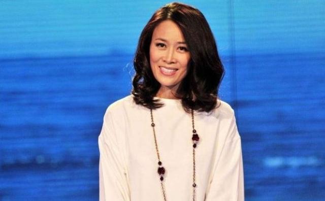 屹立三十年不倒的那英就是一东北大妞哪来的什么舞台风格