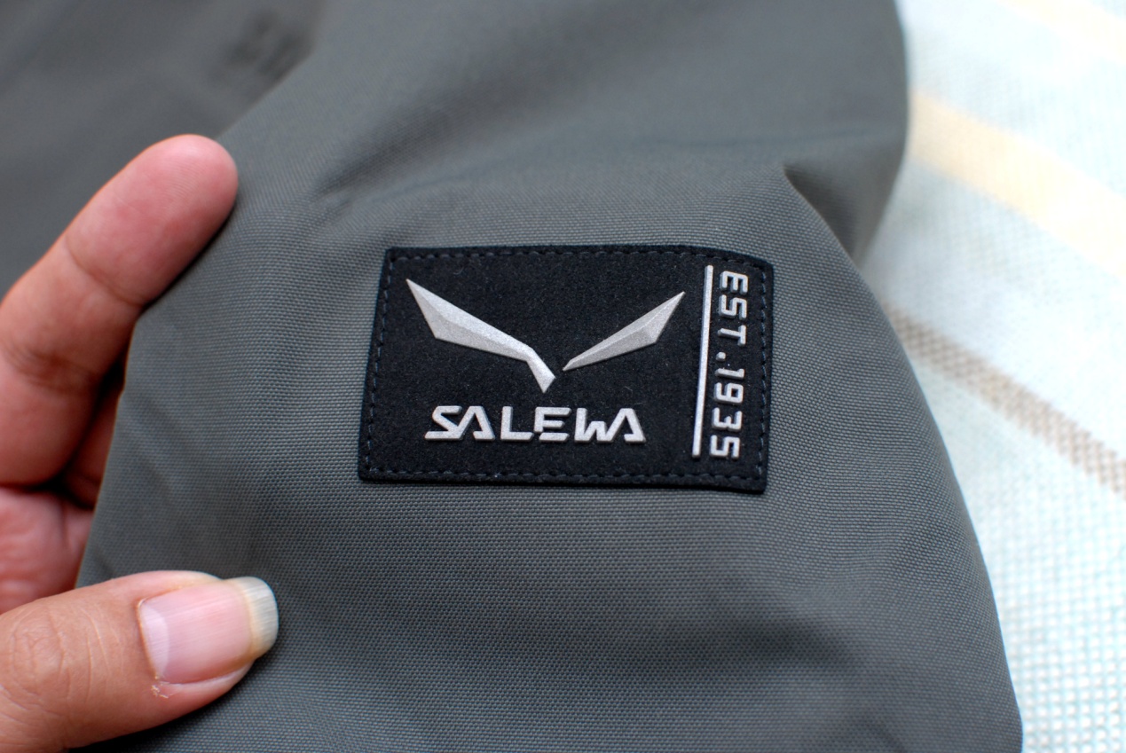 沙乐华冲锋衣能排第几,沙乐华和狼爪冲锋衣哪个好