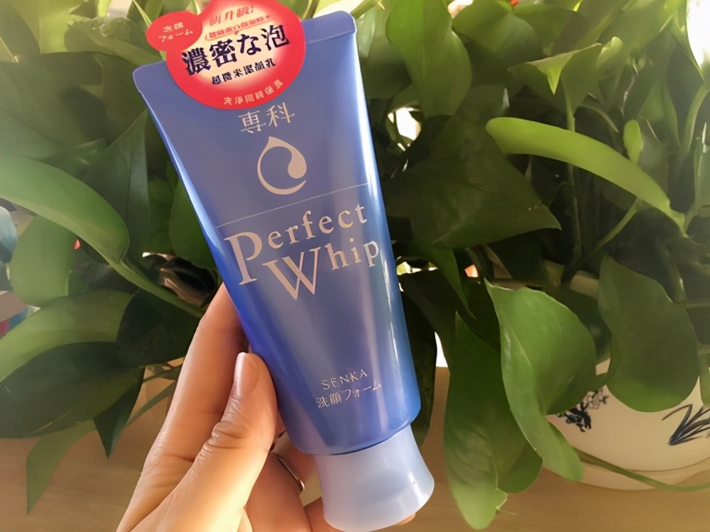 氨基酸洗面奶洗完脸感觉脸很紧绷,最好用的网红洗面奶