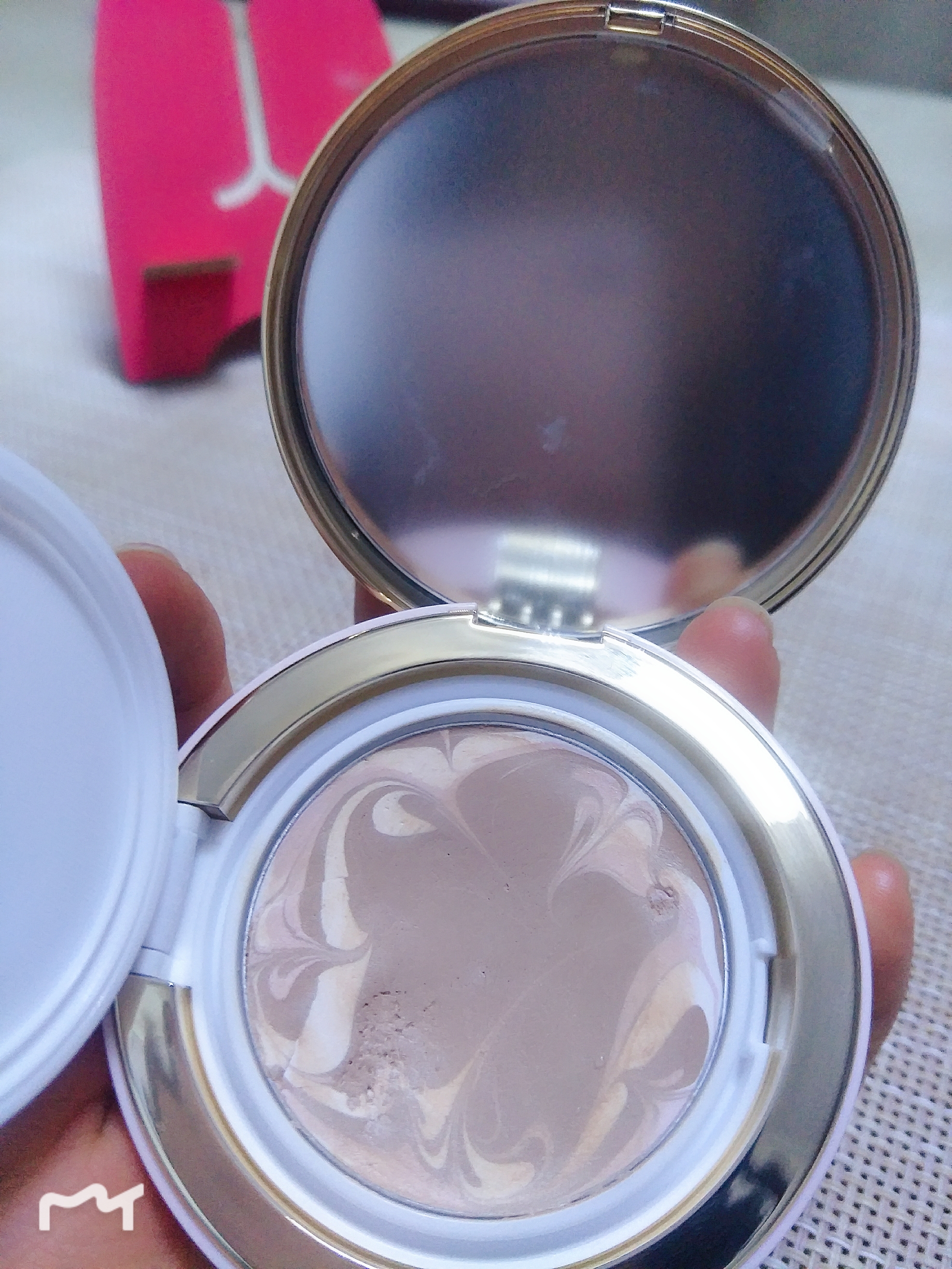 爱敬粉气垫选13还是21,爱敬粉气垫有点灰