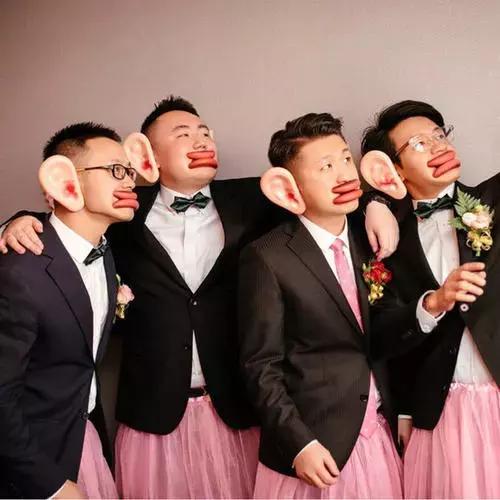 适合两个伴郎伴娘做的堵门游戏,整蛊伴郎几个游戏合适