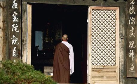 老僧的点醒:感觉生活不如人意时,建议去这3个地方看看