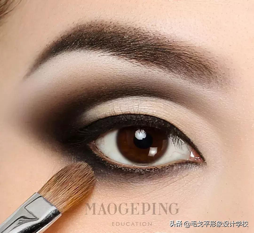 适合新手的不同场合六种眼影画法,买了不适合的眼影怎么办