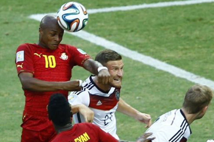 挑战c罗的2.65米头球仅有一人成功,c罗2米65头球挑战谁能带走1000磅