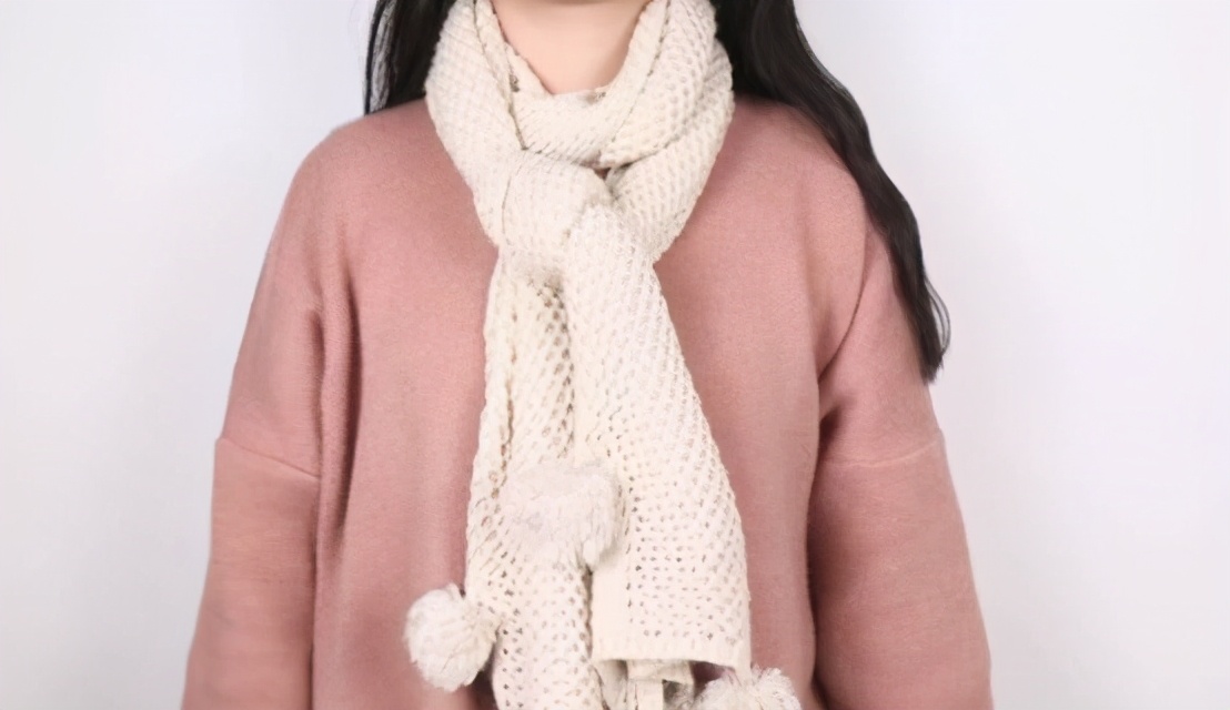 教你围巾的好看系法好看又减龄,这么多款围巾系法总有一款适合你