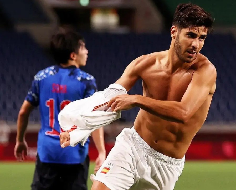 日本国奥热身1-1战平西班牙,中国男足0比3不敌日本国奥