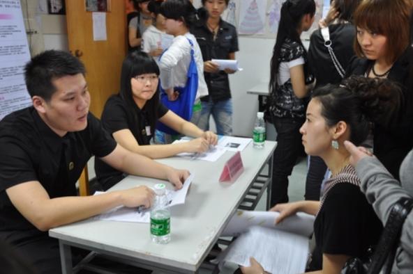 为啥博士毕业要当大学老师,为什么博士都愿意去高校当老师