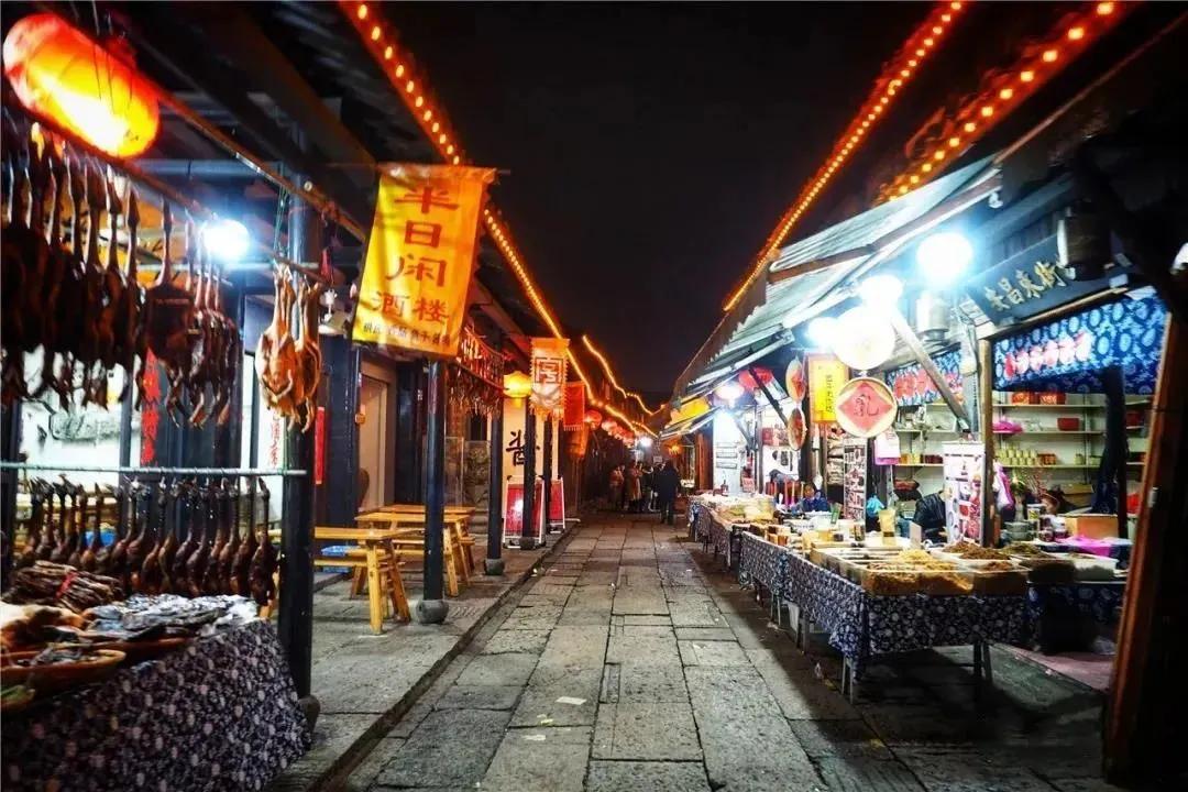 浙江宝藏城市,浙江绍兴夜市美食一条街